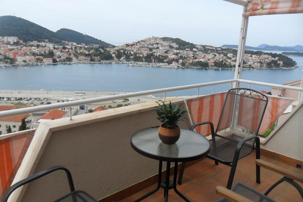 Rooms Anela With Large Common Tarrace And Beautiful Sea View Дубровник Номер фото